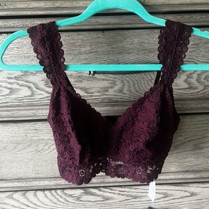 NWT lined laced bra